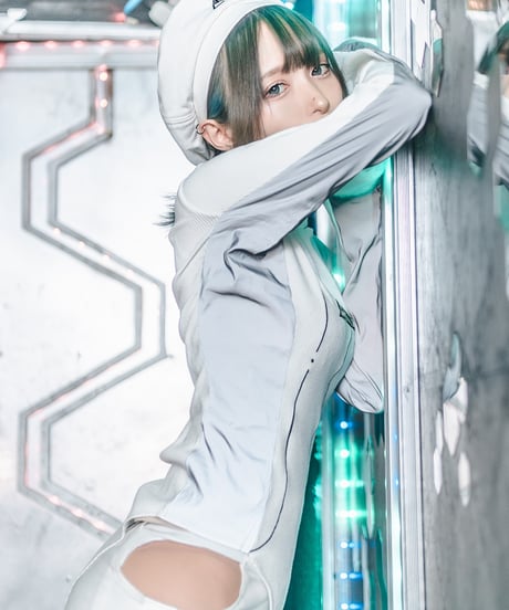 《胸開きサイバーニット》WHITE
