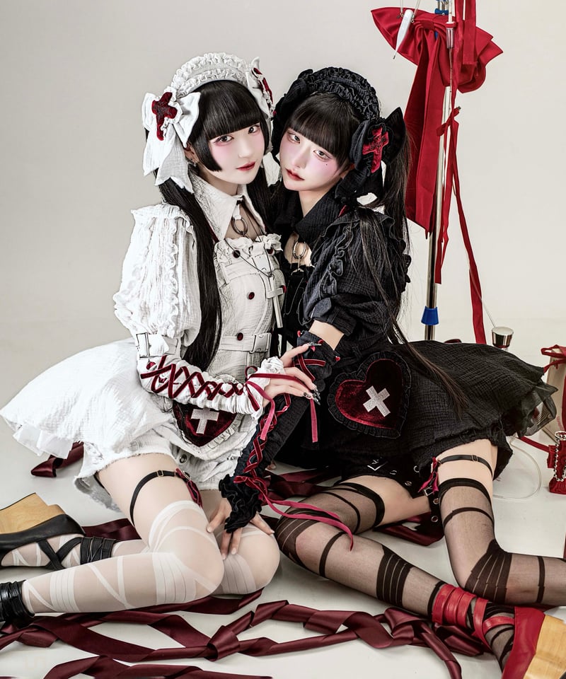 UNUSED セットアップ 退廃ガーゼナースセットアップ》WHITE | HIDOLATRAL THEODOL