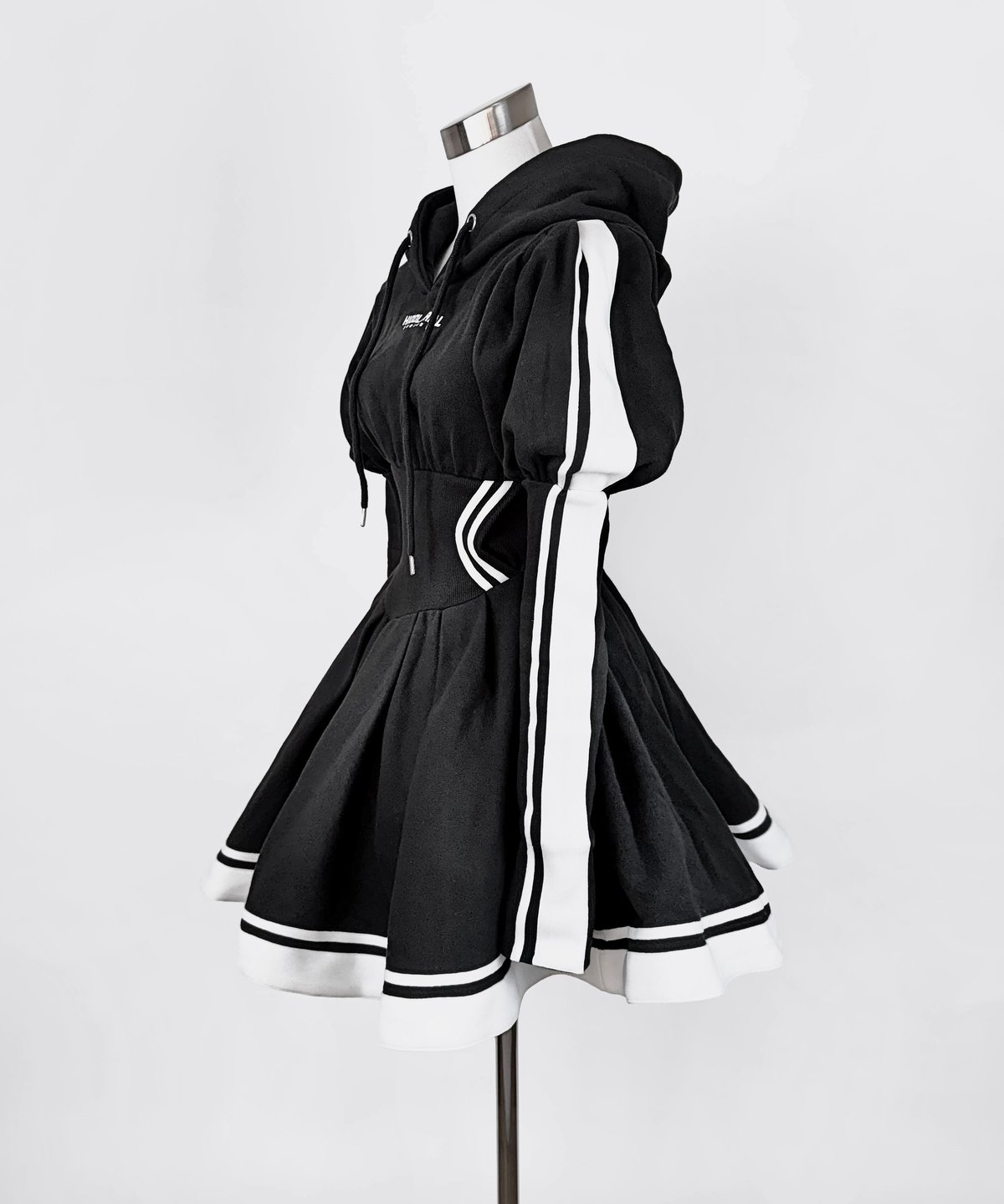 ジャージロリィタパーカーOP WHITE HIDOLATRAL THEODOL ジャージロリィタパーカーOP》WHITE | HIDOLATRAL THEODOL