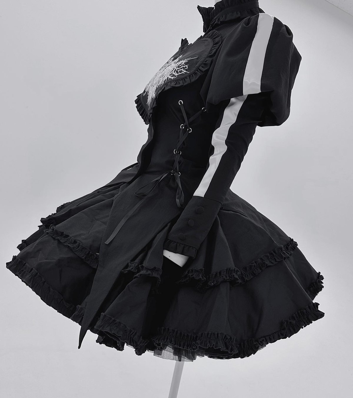 HIDOLATRAL THEODOL ハーネススカート メタルドールブラウス 白 HIDOLATRAL THEODOL ハーネススカート メタルドールブラウス 白