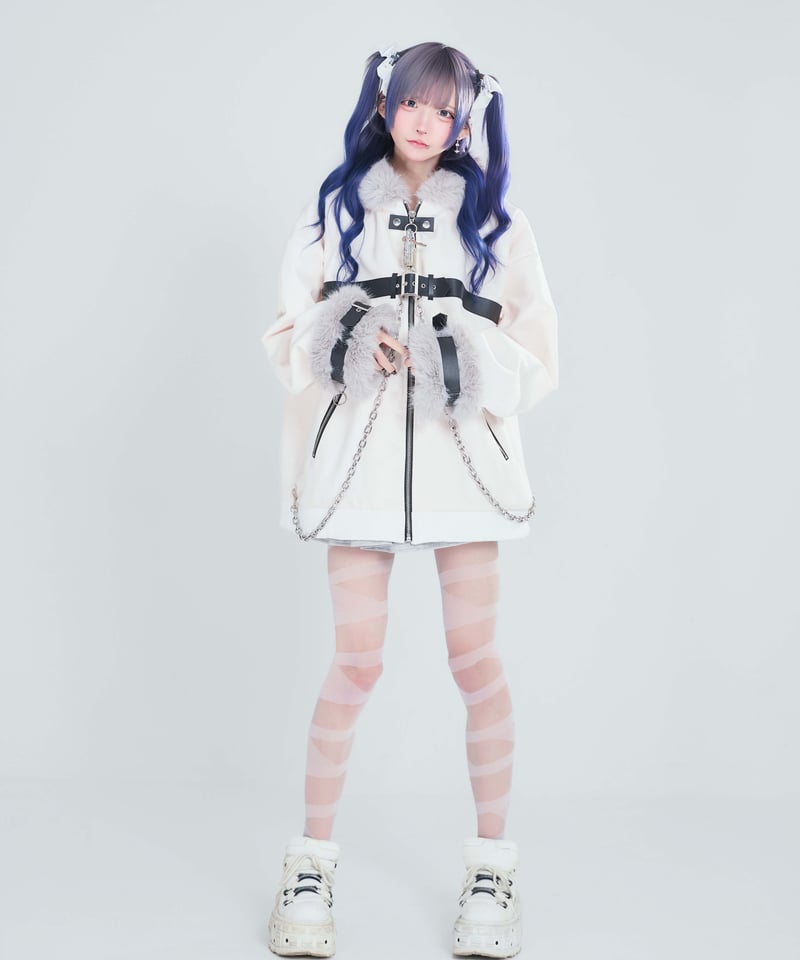 オオカミファーコート》WHITE | HIDOLATRAL THEODOL