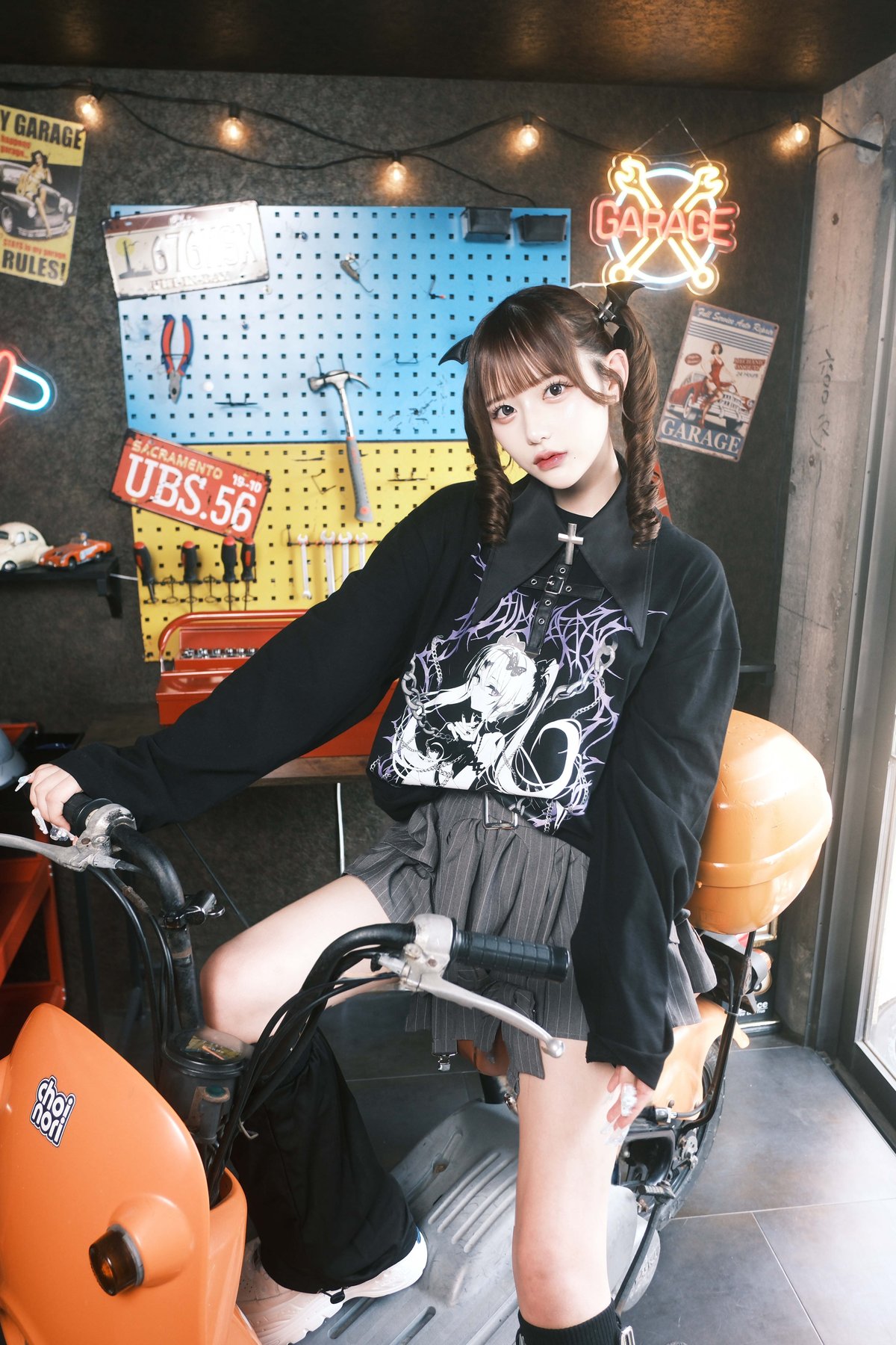 HIDOLATRAL THEODOL rurudoイラストロンT BLACK fit=scale-down,w=1200