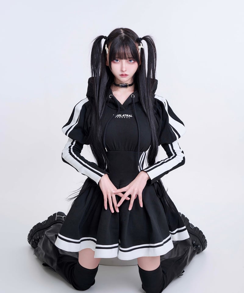 ジャージロリィタパーカーOP》BLACK | HIDOLATRAL THEODOL ジャージロリィタパーカーOP》BLACK | HIDOLATRAL THEODOL