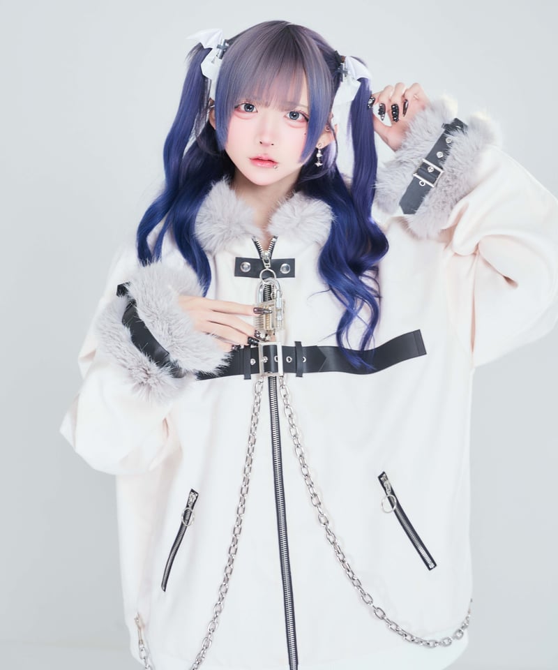 オオカミファーコート》WHITE | HIDOLATRAL THEODOL