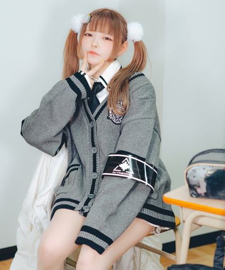 《テオドール学園セーター》GRAY