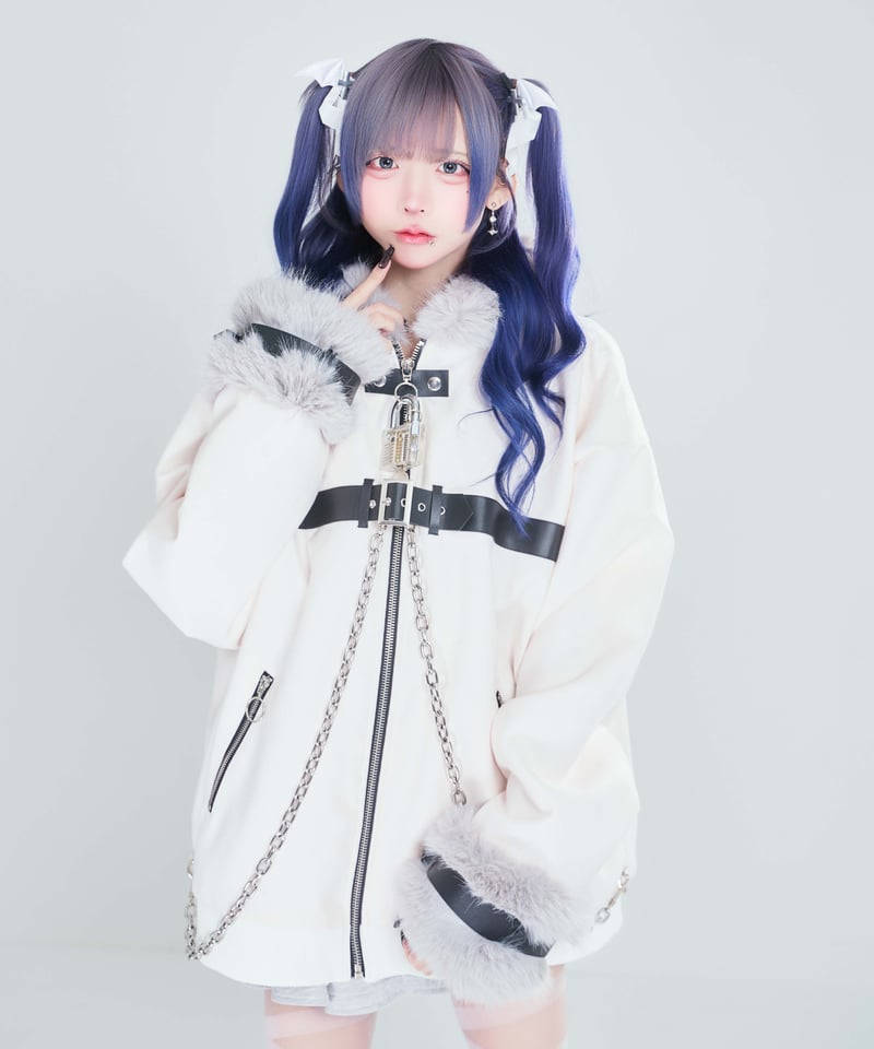 HIDOLATRAL THEODOL オオカミファーコート WHITE オオカミファーコート》WHITE | HIDOLATRAL THEODOL
