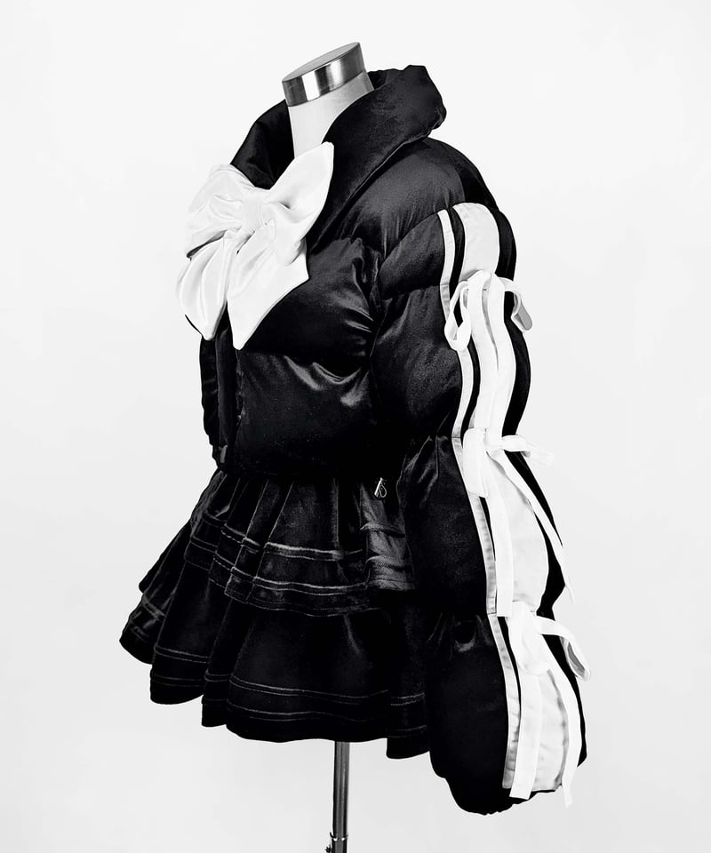 BLACK and WHITE ダウンセットアップ リボンダウンセットアップ》ボトムス BLACK | HIDOLATRAL THEODOL