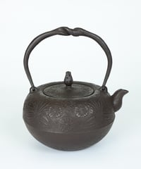 鉄鉢形 桜　1.6リットル