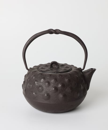 未使用品　南部虎山工房造　１０型梅文様　南部鉄瓶　南部鉄器　鉄瓶 未使用品 南部虎山工房造 10型梅文様 南部鉄瓶 南部鉄器 鉄瓶 未使用