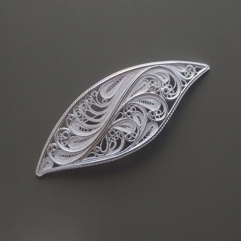 ことほぎ ~ 瑞風 ~ ブローチ | 矢留彫金工房