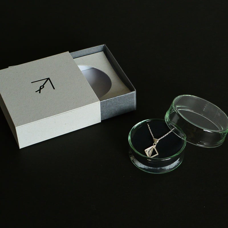 ペンダント しかく | 矢留彫金工房