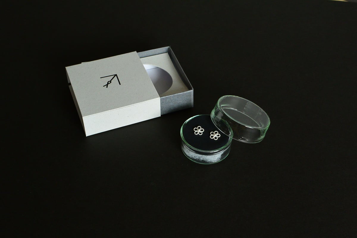 ピアス いちか | 矢留彫金工房