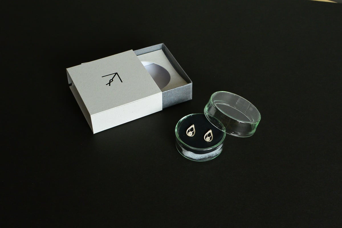 ピアス しずく | 矢留彫金工房