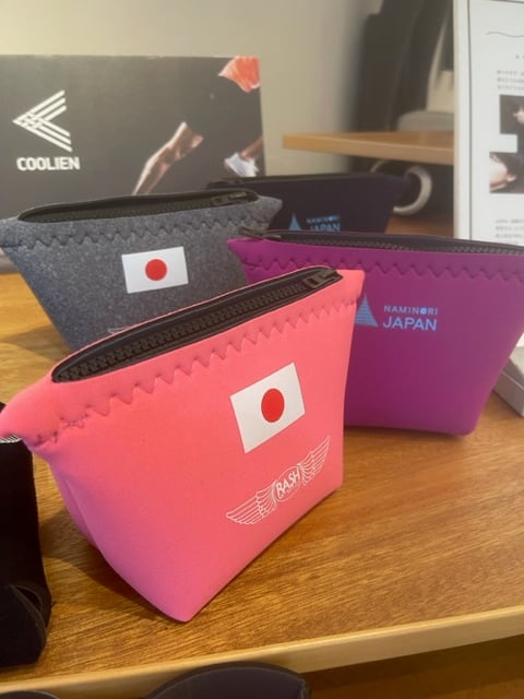 新品未使用　Hele i Wah ウエットスーツ 上下　シュシュ　ポーチ　セット Hele i Waho（ヘレイワホ）】ウェットスーツ（M） Hele i Waho発