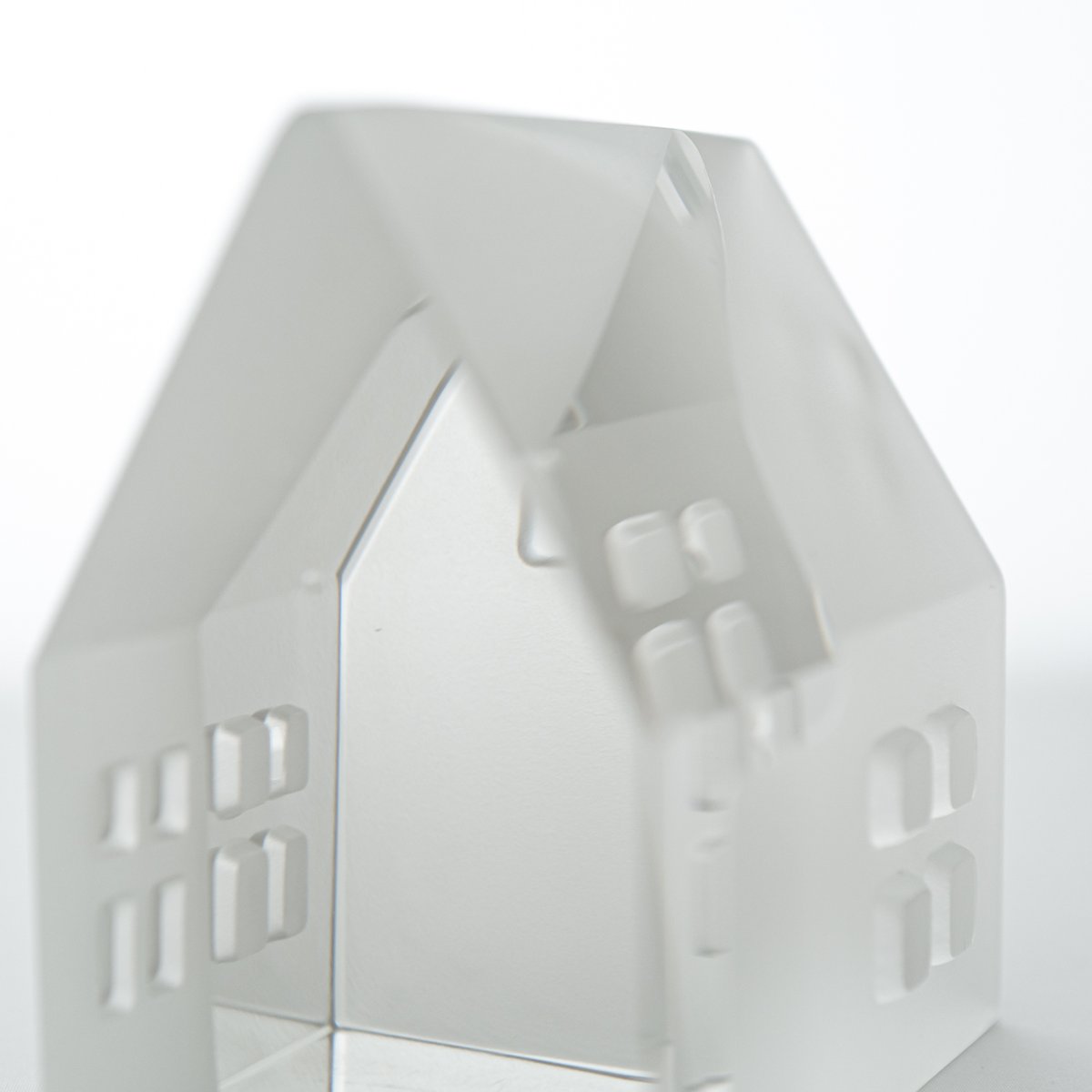Iittala｜Village｜glass object｜1987｜Postman