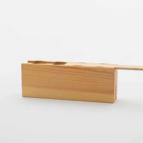 Iittala｜Kuusi｜4 shot glasses and a wooden box