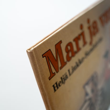 Book｜Helja｜Mari ja varis / マリとカラス