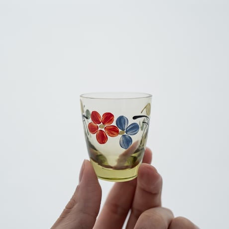 Kumela｜shot glass φ4.4cm｜yellow｜flower｜handpainted