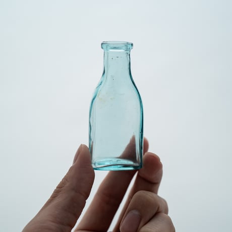 Old glass bottle｜20ml｜｜D2.2×W3.5×H8.0cm