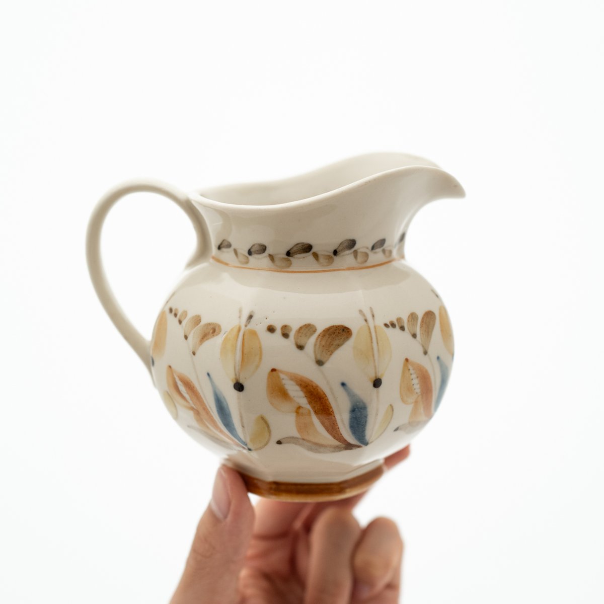 アラビア　陶器のピッチャー 白黒装飾 楽天市場】アラビア ピッチャー 1.0L ブラック パラティッシ