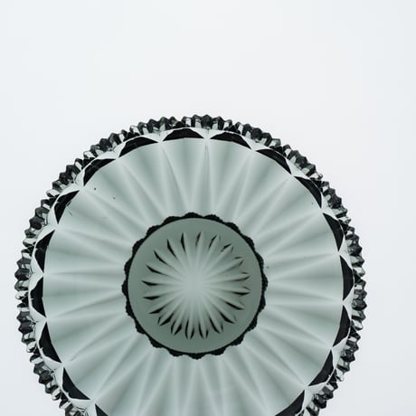 Nuutajarvi｜old glass plate φ14.2cm｜grey
