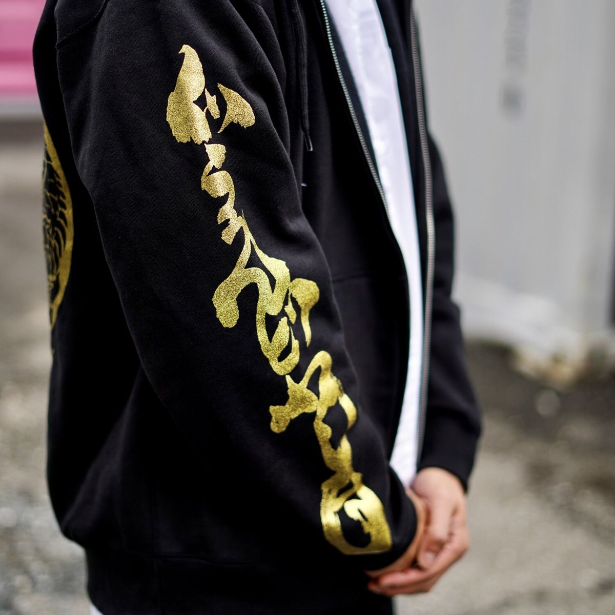 ヤンガスタンク 黒 ゴールドロゴ　3.5ガロン 黒金 ~Cool-Rock-Kyn~【三つ巴 龍】 | Ground Werx Productz