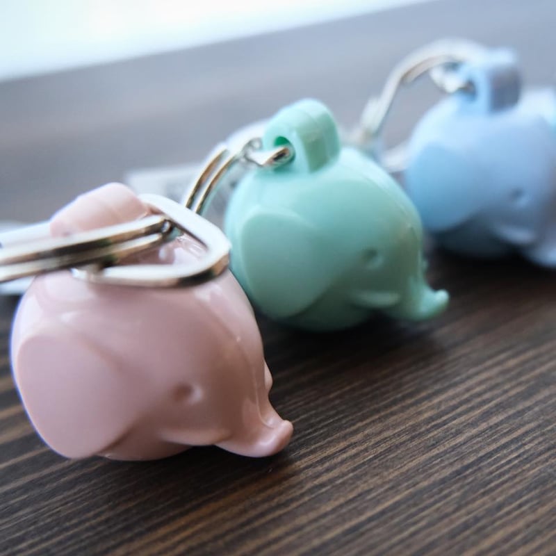 断*a様 オークション!! ディムー象DIMOOのエレファント・のキーホルダー ディムー象DIMOOのエレファント・のキーホルダー - メルカリ