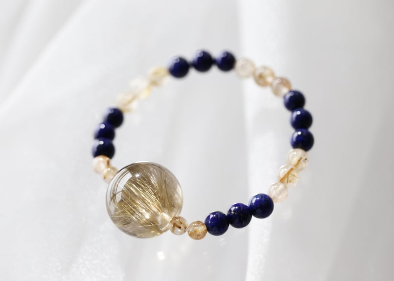 宇宙と繋がる〉超大玉ゴールドルチル & ラピスラズリ ブレスレット