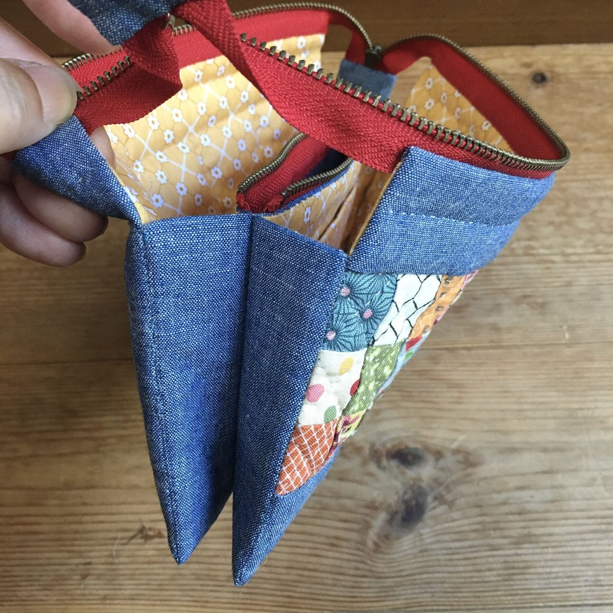 ♔iwamasu♔  ダブルファスナーポーチ ポーチ | CHIZURI 刺繍フラットポーチ 全4種 タッセル付
