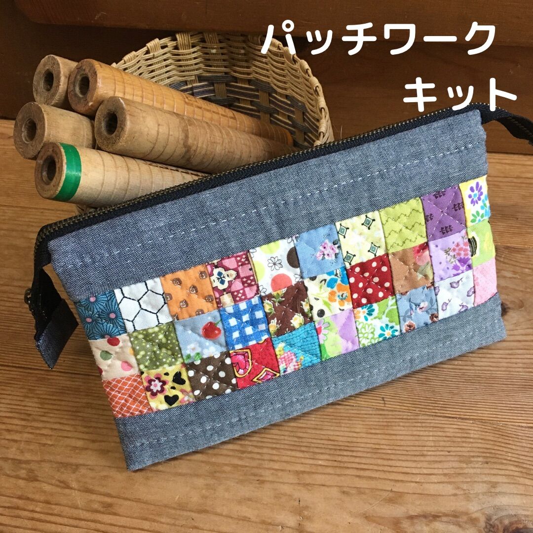 感謝価格　SALE 10cmファスナーポーチ パッチワーク　人気　ハンドメイド 感謝価格 SALE パッチワーク 猫柄 16cmファスナーポーチ 人気