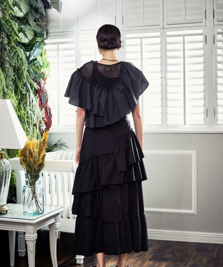 asymmetry frill skirt (Black)
