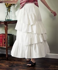 asymmetry frill skirt (white)