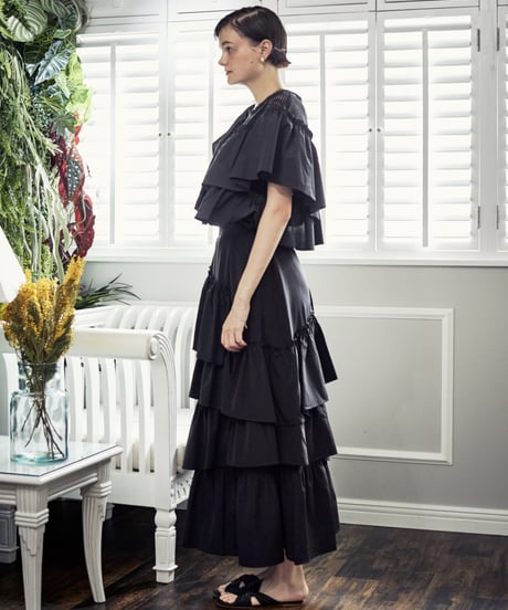 asymmetry frill skirt (Black)