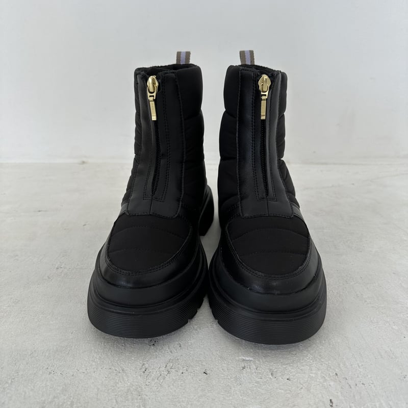 新品未使用品✨ CHIAKI KATAGIRI フロントジップブーツ 23.5 新品未使用品✨ CHIAKI KATAGIRI フロントジップブーツ 23.5