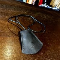 レザーキーネックレス