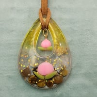 桃on桃🍑🍑金運金ピカのネックレスオルゴナイト(大)