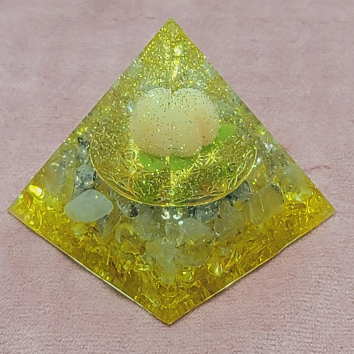 桃1個入り🍑金運金ピカキラキラのオルゴナイト | Peach Aura