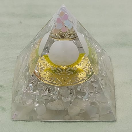 桃1個入り🍑純白桃のオルゴナイト
