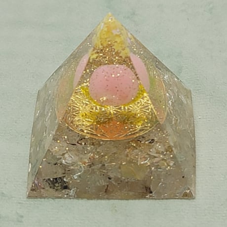 桃1個入り🍑金運金ピカキラキラのオルゴナイト