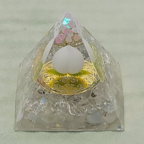 桃1個入り🍑純白桃のオルゴナイト