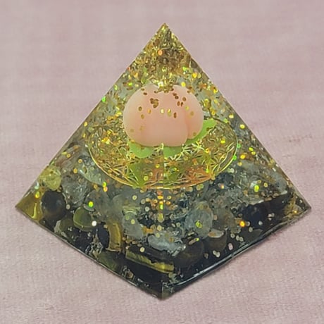 桃1個入り🍑金運金ピカギラギラのオルゴナイト