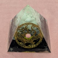 【ご予約者様限定 ご購入可能商品】桃1個入り🍑白黒バイカラー厄除けオルゴナイト～桃神&龍神コラボ～