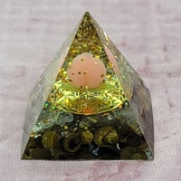 桃1個入り🍑金運金ピカギラギラのオルゴナイト