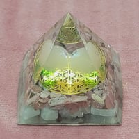 桃2個入り🍑🍑お守りのオルゴナイト