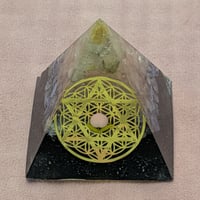 桃1個入り🍑オールマイティ開運オルゴナイト