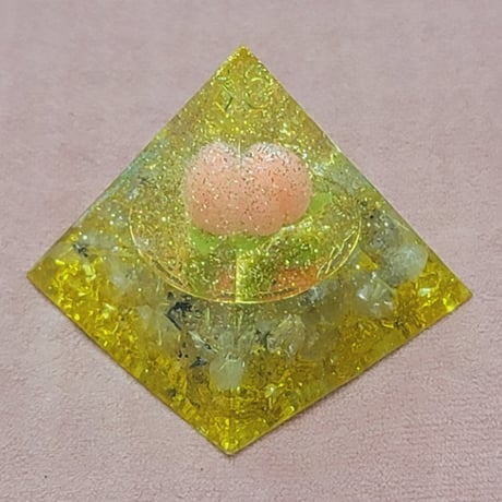 桃1個入り🍑金運金ピカキラキラのオルゴナイト