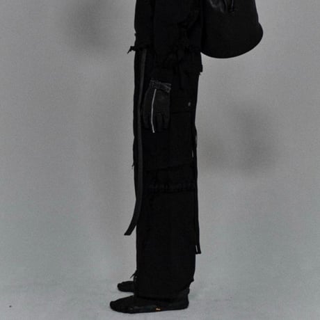 Slash Seam Twist Cargo Jeans(AFTER BLACK)