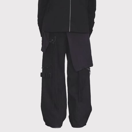 Slash Seam Twist Cargo Jeans(NOIR)