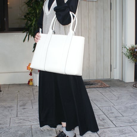 【日本製】【rena -iris  made in japan】〔rena-white　collection〕軽量牛革製品・ヌメ革手提げトート（H　28　W　40　D　10.5　cm)   ir-03