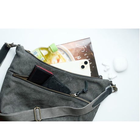 豊岡鞄（認定商品・FEEDBAG）豊岡製・神鍋山火山灰染め 8号帆布・イブクロ型斜め掛けショルダーバッグ FB-102-B
